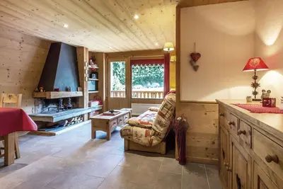 Image de Appartement cosy avec cheminée, balcon sud, proche pistes et commerces - La Clusaz