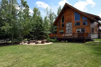 Image de ** Nouvelle inscription ** Mountain Lion Lodge | 20 minutes à Yellowstone!