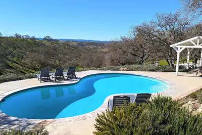 Superbe 30ac Ranch w Pool, Court de tennis, Jeux, Randonnée, Incroyable Sunset Views