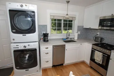 Image de Cottage privé avec cuisine et laveuse / sécheuse du chef près de Palo Alto