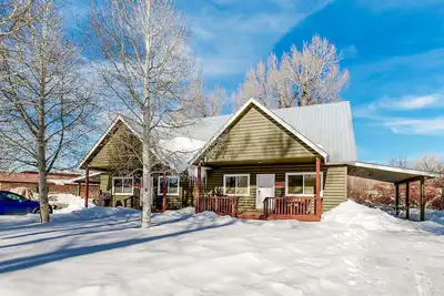 Image de Charmante maison familiale centrale avec patio, cour-pĂŞche, ski