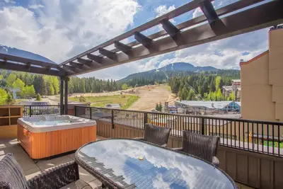 Image de Spa privatif! Ski-in / Ski-out Lieu! Cheminée + Piscine extérieure