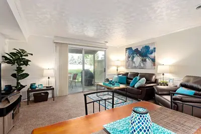 Image de Confortable et charmante Eagle Townhome