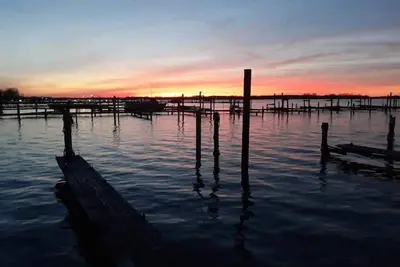 Image de Faites du glamping sur une propriété privée à East Harbour avec un quai gratuit pour le lac Érié