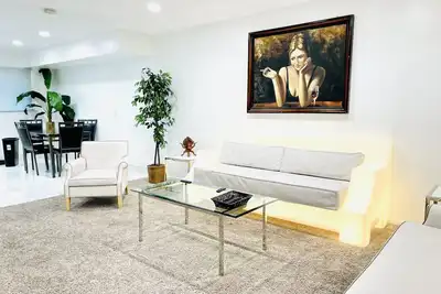 Image de Condo 2 Bdr, Las Vegas, Walk To Strip, Lvcc, Sls, Bande, Remodelé 7a