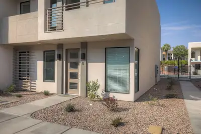 Image de Les lofts de Green Valley | Brand New August 2018 | Lits superposés intégrés | Très luxueux