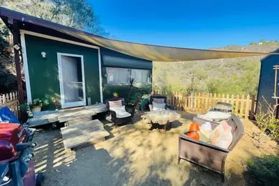 Image de Petite maison Topanga avec des vues énormes sur les montagnes de Santa Monica
