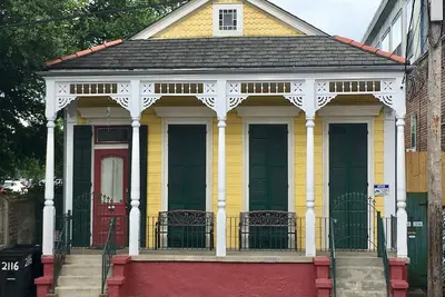 Image de Les Amoureux De La Musique RÊVENT à 50 pas de. . . Frenchmen St. Guesthouse2116 Chartres St.