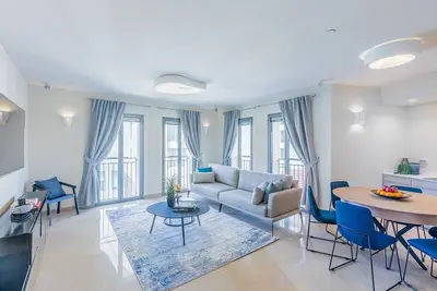 Image de Splendide résidence 809 Mamilla -Brand New! !
