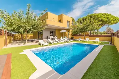 Alegria : Maison moderne avec piscine privée