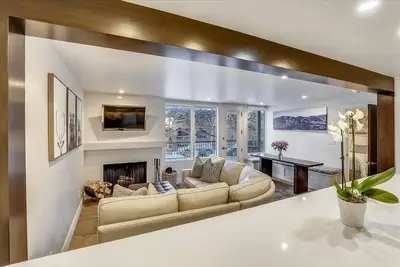 Image de Fifth Avenue # 2: 3 Br \/ 2 Ba condominium à Aspen, pour 8 personnes