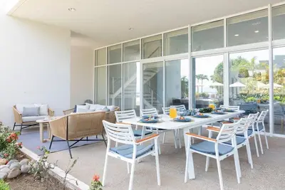 Image de Magnificent GardenHouse 4br with direct Access to the Pool & Beach @Tres Mares