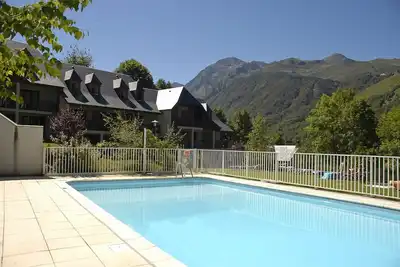 Image de Appartement lumineux et confortable sur le lac | Accès au sauna!