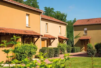Image de Maison cosy avec jardin privé | Accès piscine et bain à remous