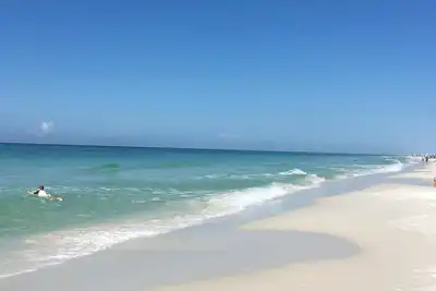 Image de Condo 30a en face de la plage!