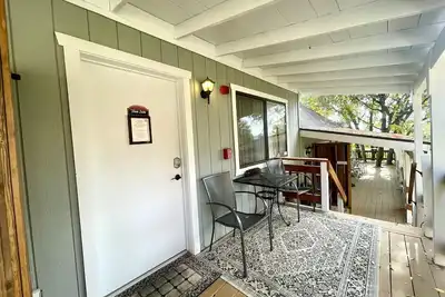 Image de Suite Rose au Sierra Mountain Lodge - Yosemite - Pas de frais de nettoyage supplémentaires