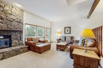 Image de Maison confortable et familiale avec vue imprenable sur la montagne