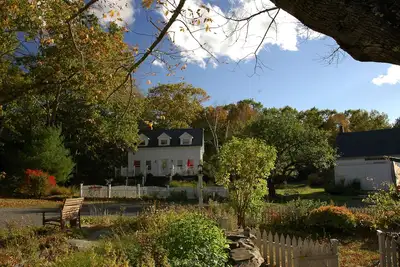 Image de Prix RÉDUIT Charmant 5br Waterfront Cape sur 15 acres de domaine