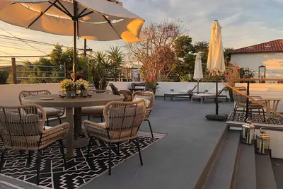 Image de Charmant 4 Br \/ 2 Ba Birdrock Beach House avec vue sur l'océan