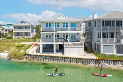 Image de Abaco - Gulf Front, vue sur le lac, à quelques pas de la plage, quai privé, plage de Grayton!