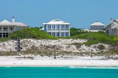 Image de Barefootin - Gulf Front, Gulf Views, Piscine communautaire chauffée, Old Florida Beach!