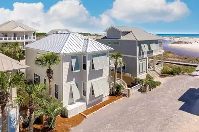 Image de Down By The Sea - Vues sur le golfe et le lac, piscine communautaire chauffée, Grayton Beach!