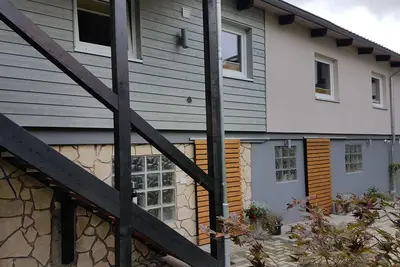 Image de Bel appartement avec terrasse réfléchie