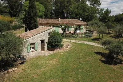 Image de Mas Provencaux 2\/8 personnes Atypiques Avec Piscine Securisee Plein Coeur Var