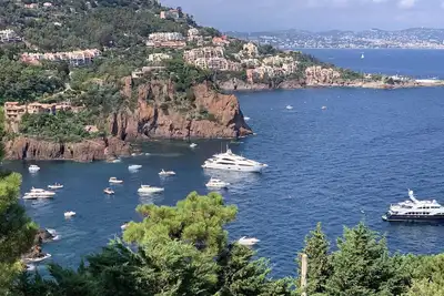 Image de Front de mer-vue exceptionnelle-résidence 4p. terrasse-calme-voie privée-parking
