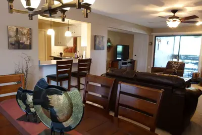 Image de Condo Lakeview, lieu de vacances tranquille, beaucoup d'activités, feuillet inclus!