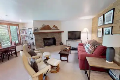 Image de Terracehouse Condominiums 92: Accès gratuit à la piscine / bain à remous / espace de remise en forme