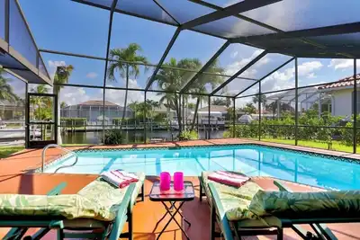 Villa de luxe - Piscine chauffée d'eau salée sur Canal