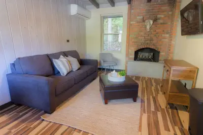 Image de Rafraîchissez-vous dans le Canyon / Creek Cabin 2 avec accès privé au ruisseau