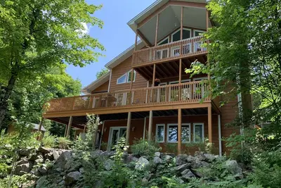 Image de Lakehouse 4 chambres - 40 min d'Ottawa