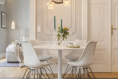 Image de Suite Balcon \/ Centre Historique, Zone PIÉTONS, Balcon, A \/ C, Wi-Fi, Smart Tv