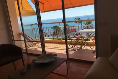 Image de Vue panoramique sur mer et terrasse