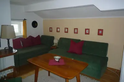 Image de Grand appartement avec balcon, l'utilisation de jardin et vue panoramique