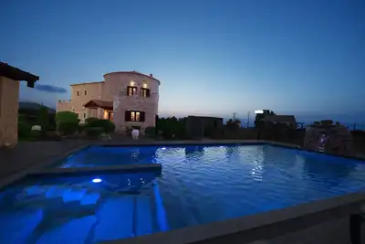 Image de Villa Voula Hersonisos Crete (piscine jacuzzi)