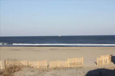 Image de Spectaculaire Vue sur l'Océan! , W accès à la plage semi-privée \/