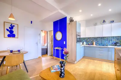 Image de Contemporary 1 bedroom apartment with balcony, 10 minutes from the beach