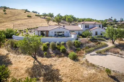 La Casa de Robles: une retraite viticole luxueuse à quelques instants de la ville