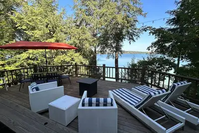 Image de Bord de lac wallon - Boisé et serein - Toute l'année