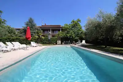 Image de Bungalow avec piscine et climatisation