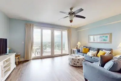Image de Nouvelle Liste! Waterfront condo w / vue imprenable, bain à remous partagé et piscines