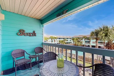Image de Nouvelle Liste! Beau condo w / piscines partagées, cuisine complète et WiFi gratuit!