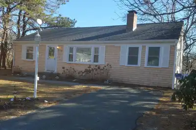 Image de Animaux acceptés, quartier familial calme avec cour privée clôturée avec bain à remous