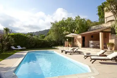 Image de Grande maison provencale, avec piscine, récemment renovée a St paul
