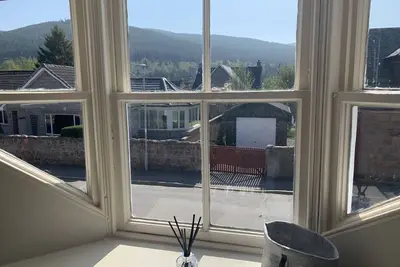 Image de Un tout nouveau chalet confortable et décoré avec goût dans le centre de Ballater.