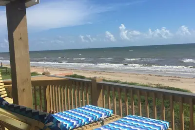Image de Nouveau - Front De Plage avec vue panoramique sur la côte du golfe.