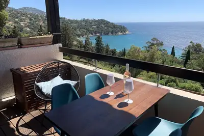 Image de Meublé 3 ÉTOILES Golfe St Tropez Rayol Canadel Face à la Mer avec Piscine